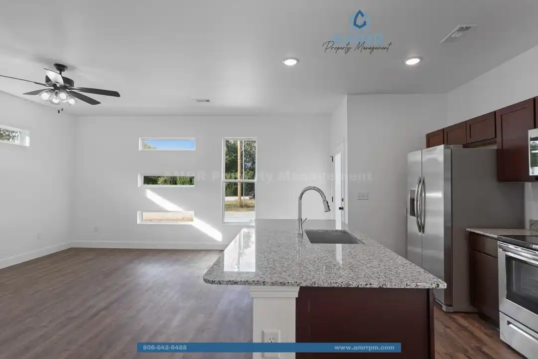 891 States Ave - View 5