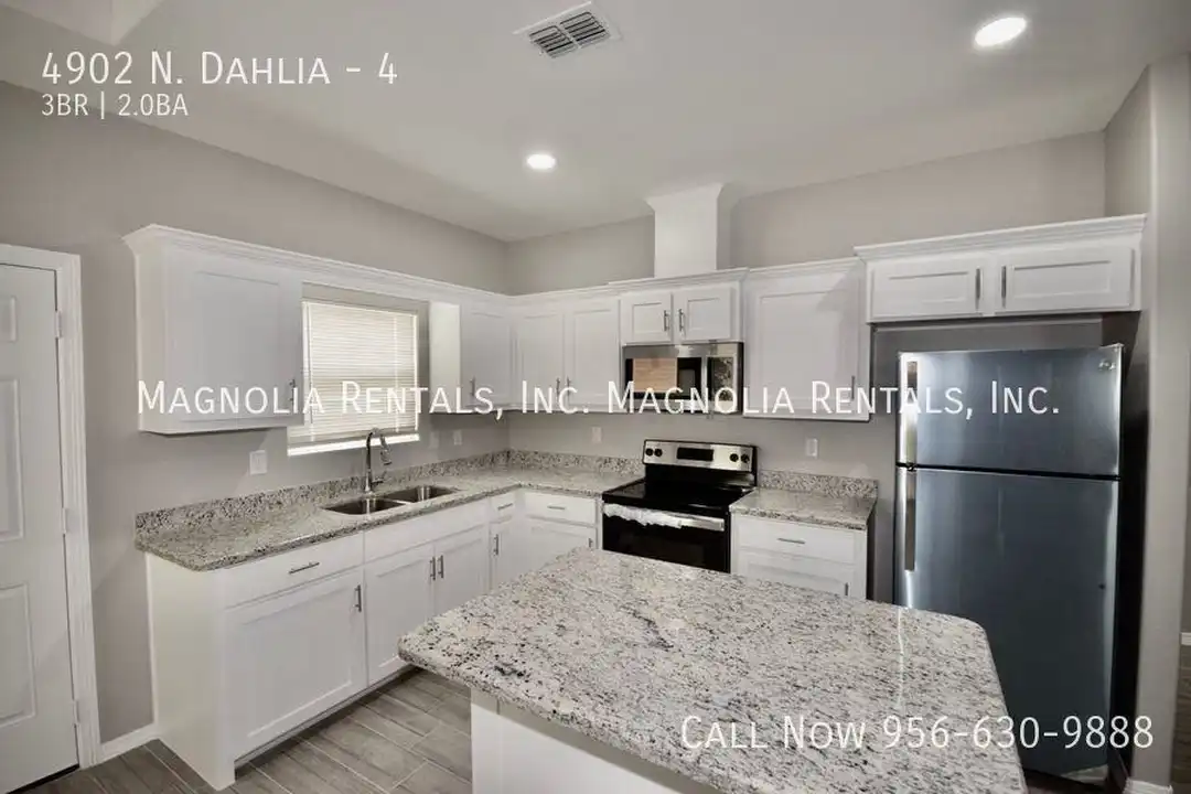 4902 N Dahlia St unit 4 - View 3