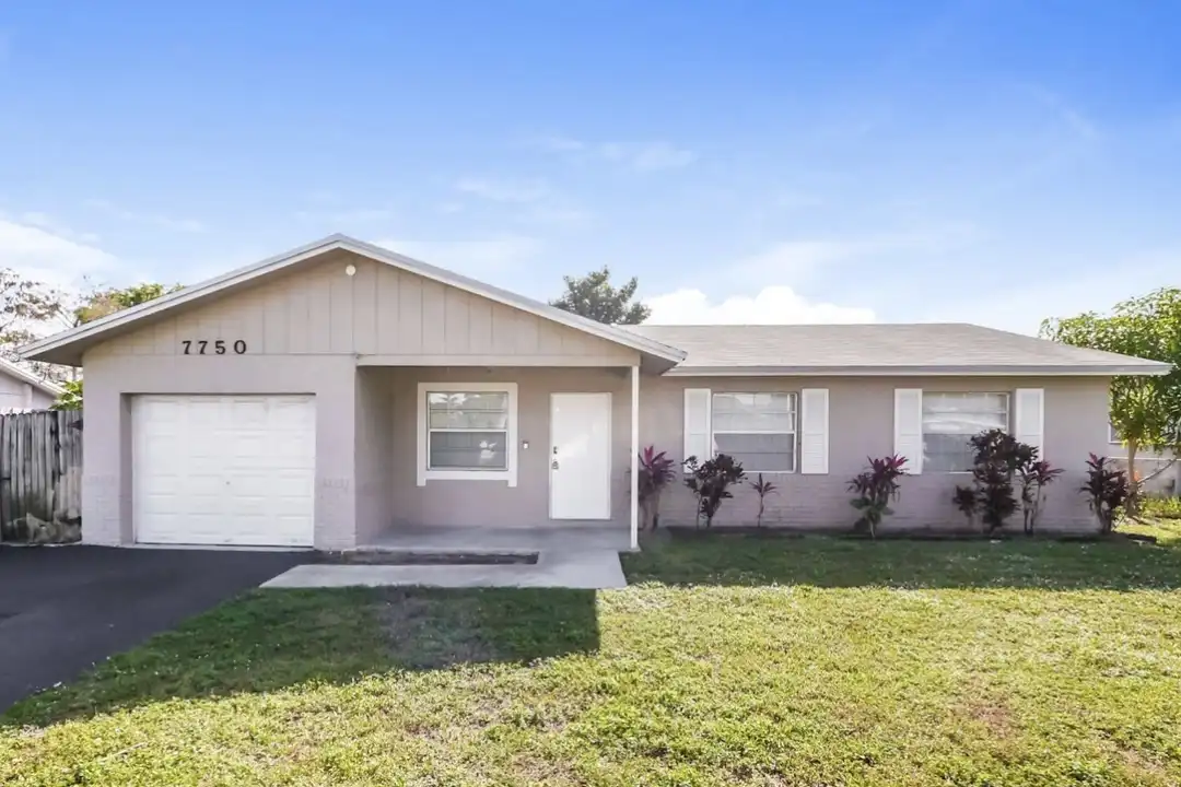 4920 NW 72nd Terrace – photo 1 of 8