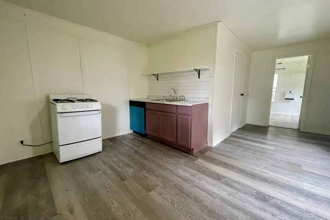 705 N 9th St - View 3