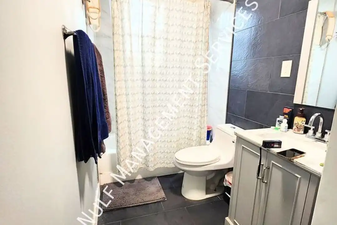 Apartment in Pittsburgh - View 5