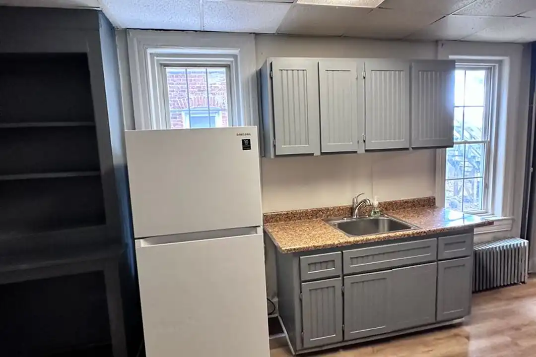 221 S Pine St unit APT #1 - View 6
