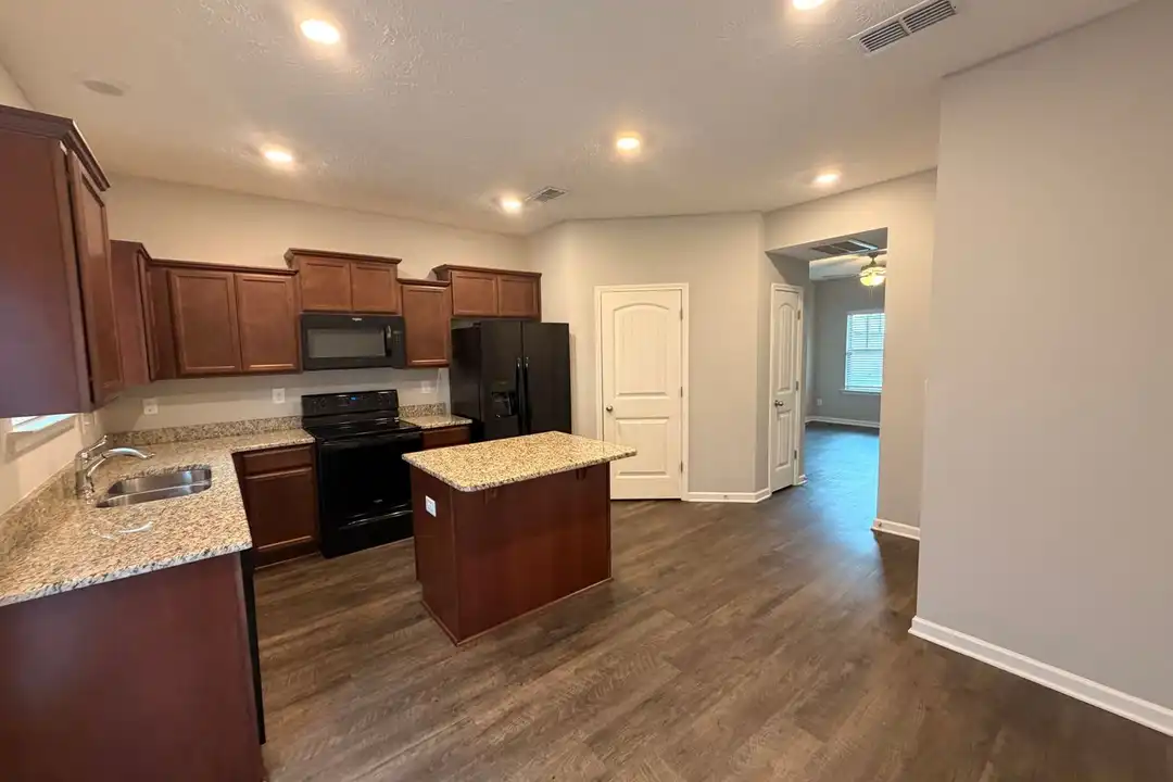 4042 Saddlecreek Wy – další