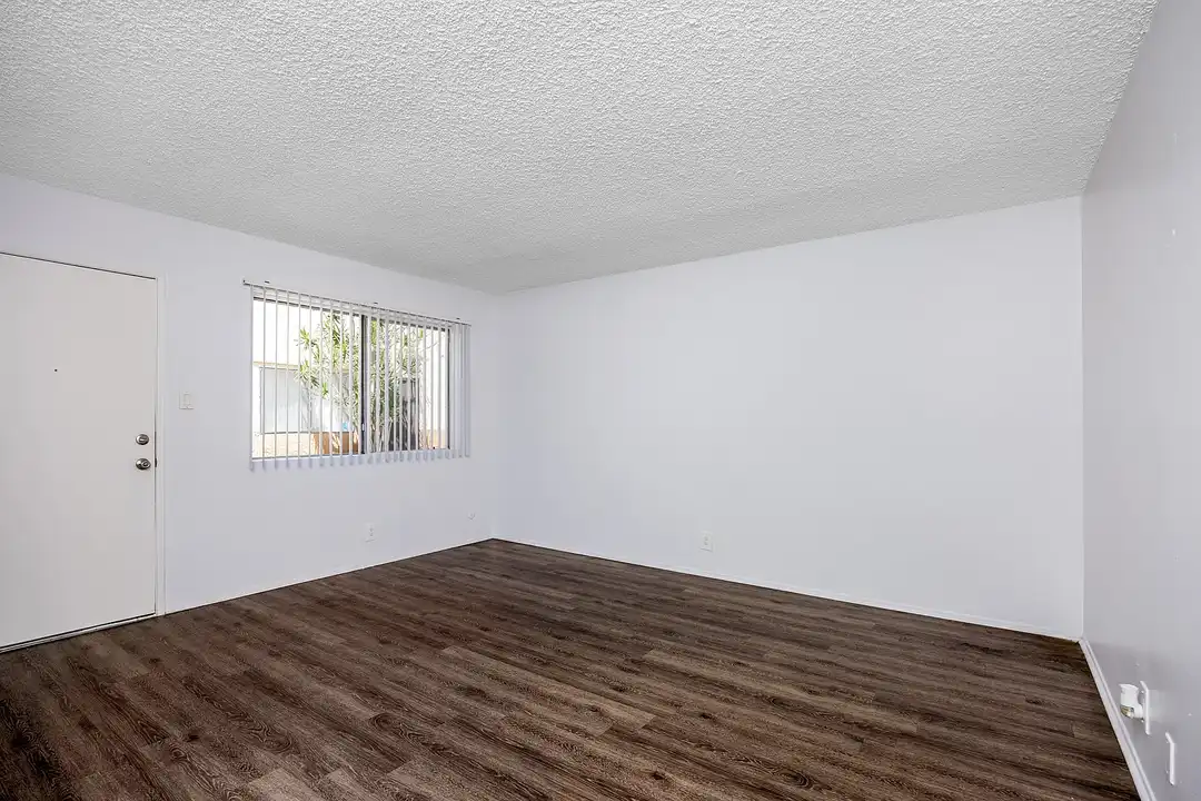 Eucalyptus Apartments - View 6