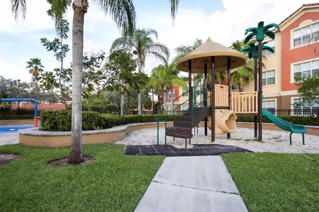 4404 SW 160th Ave unit 832 - View 4