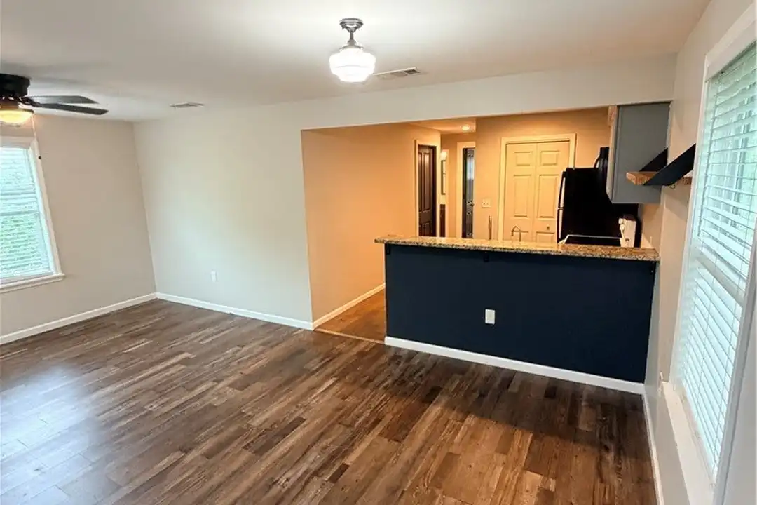1537 Post Rd #101 - View 3
