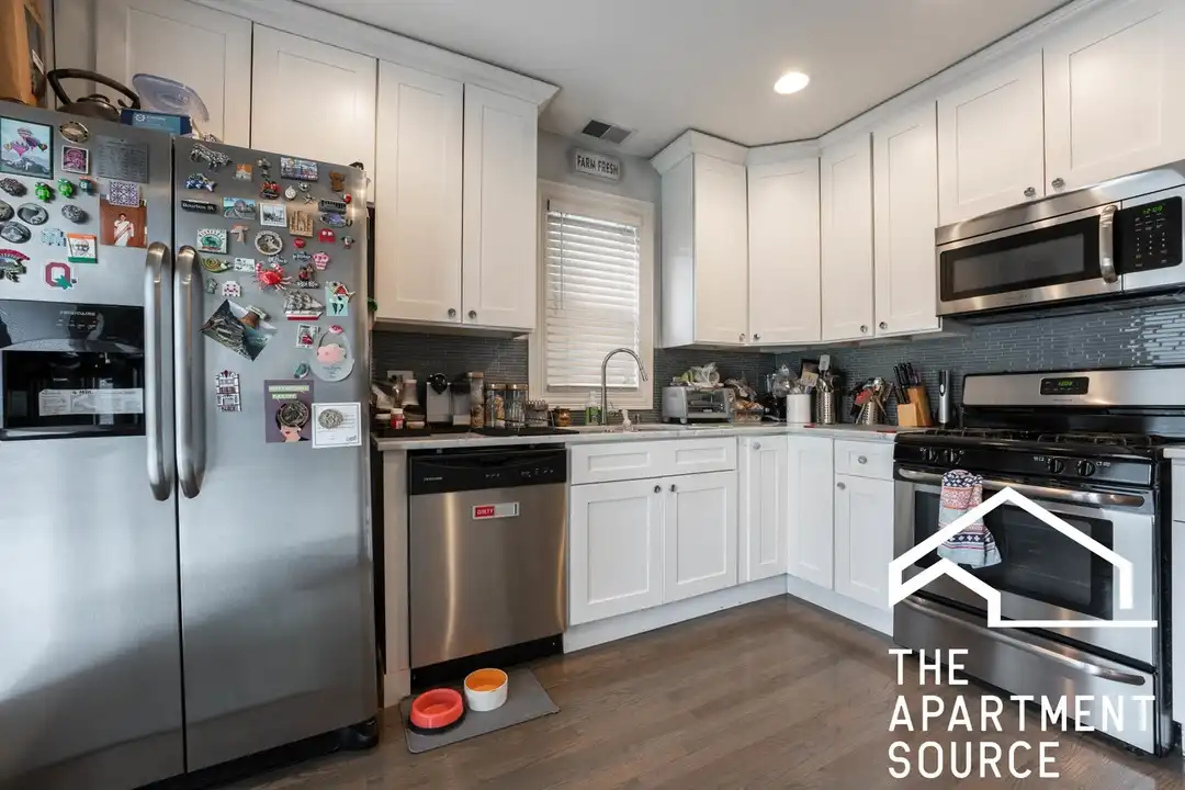 2651 W Armitage Ave unit 1 - View 2
