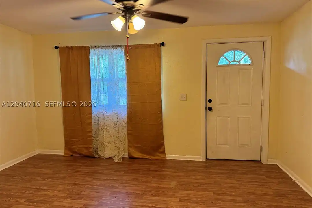9410 Gilchrist Ct – pohled 5
