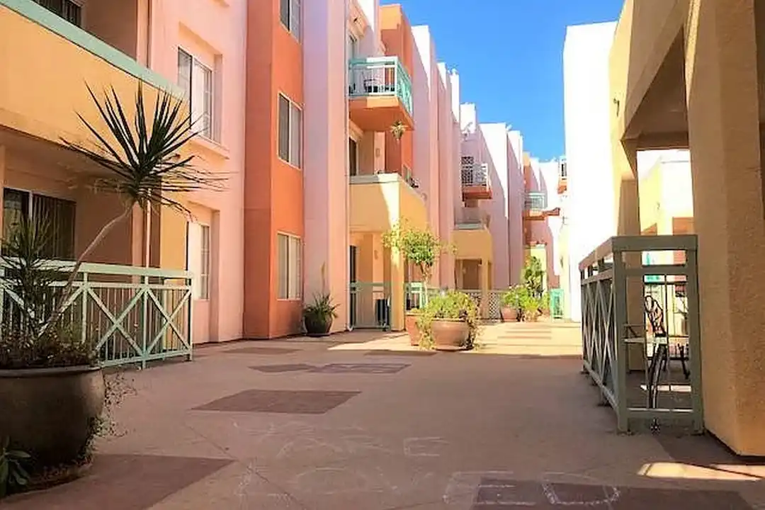 Courtyard at Sherman Oaks - View 5