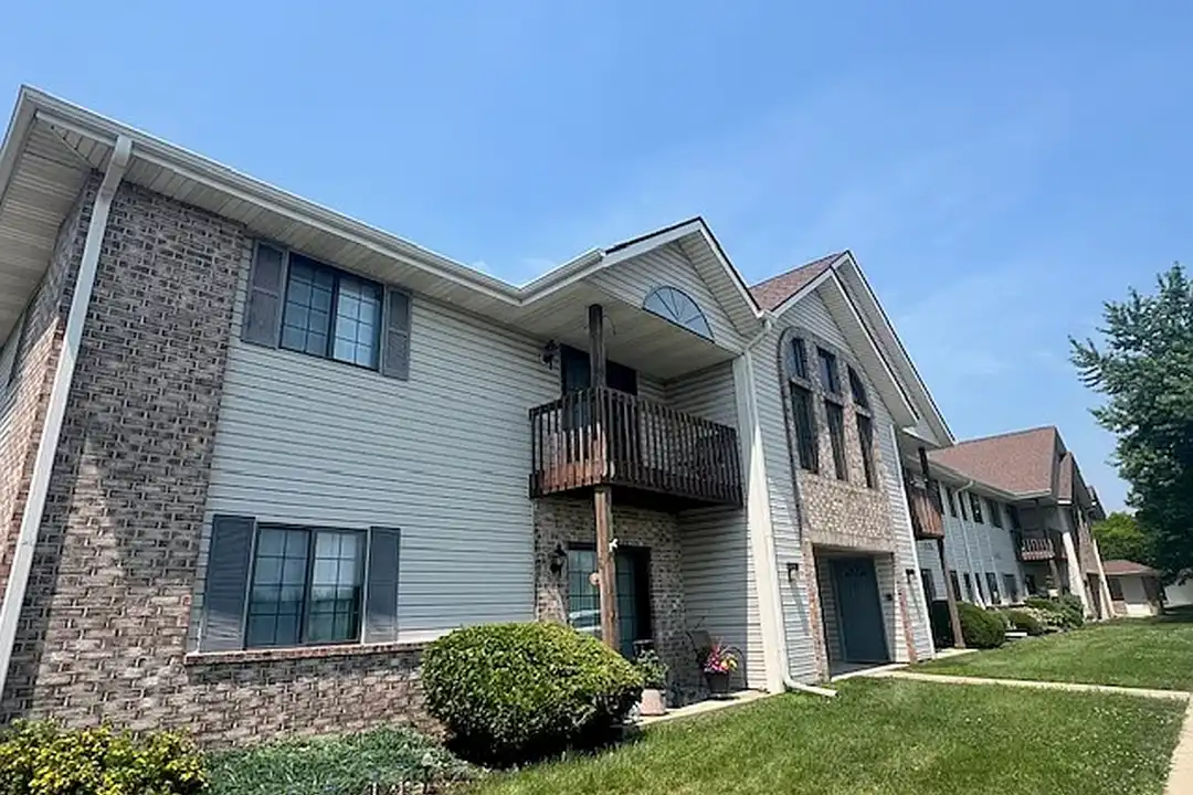 Sunset Meadows- Delavan – photo 1 of 6