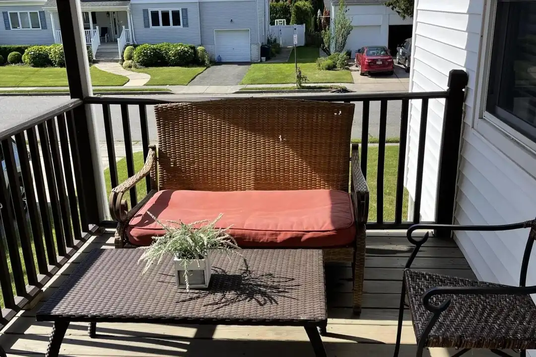 17 Clarence Ave - More