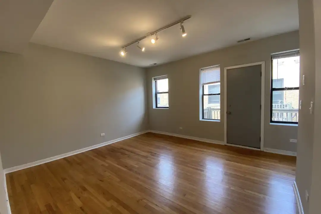 4817 N Christiana Ave unit 1W - View 2