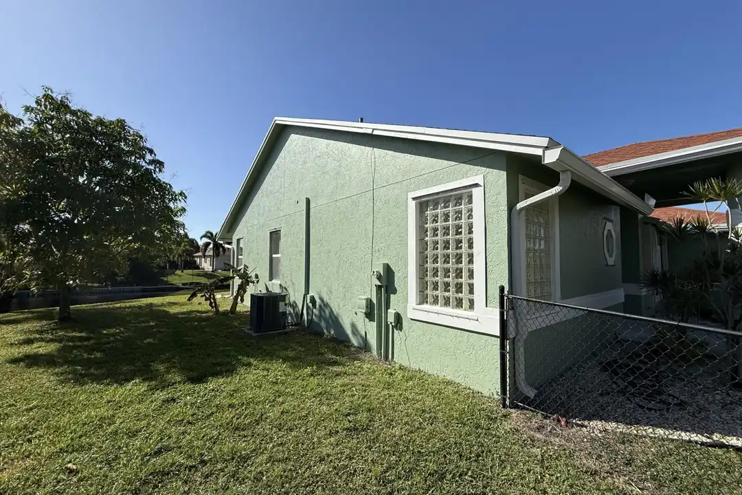1168 Hatteras Cir - View 2