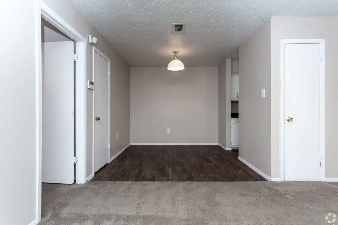 3401 E Marshall Ave - View 3