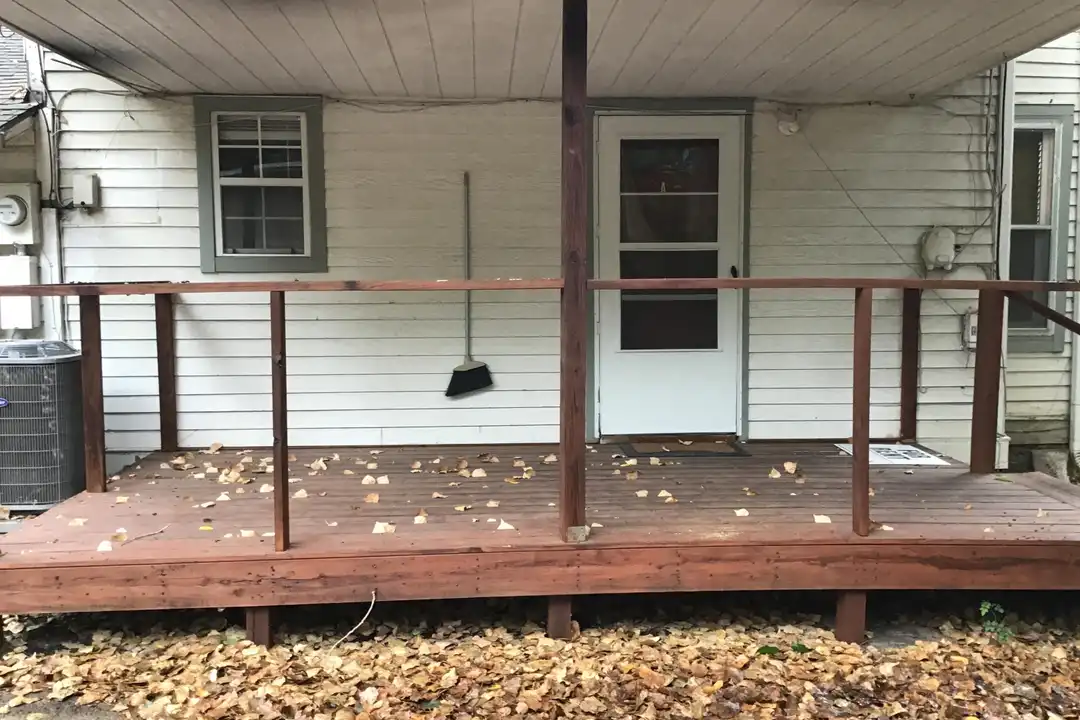 1043 Delaware St - View 3