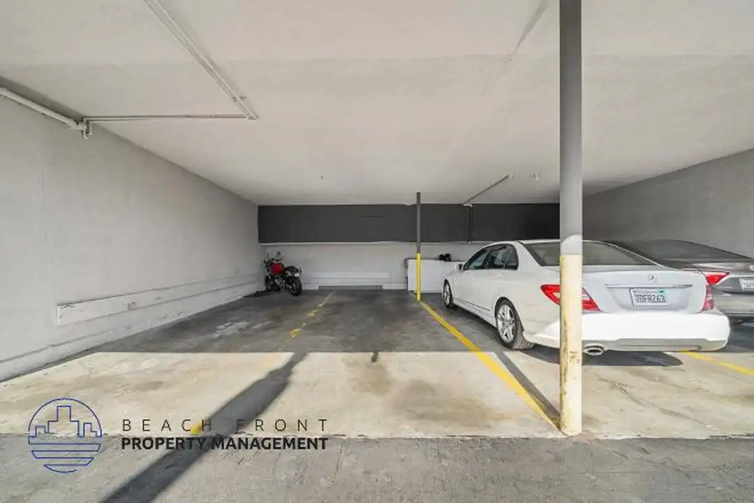 Apartment in Torrance - More