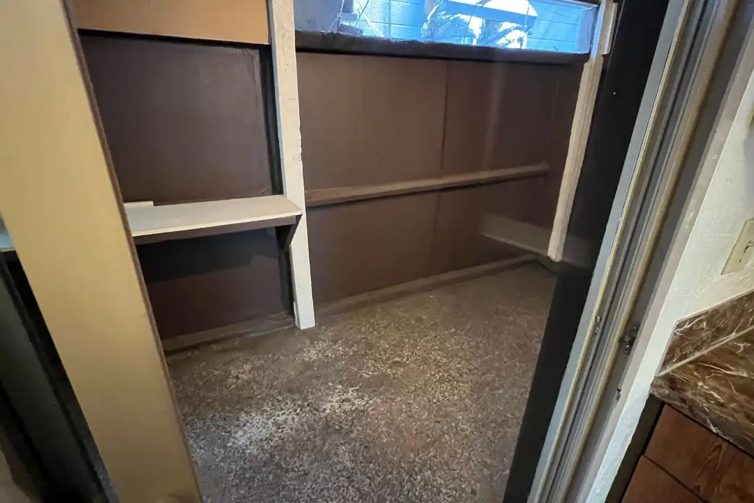 Apartment in Springfield - View 5