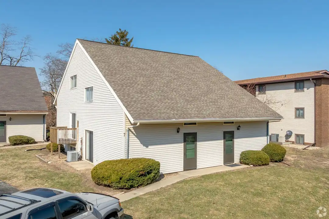 717 Fairmont Dr unit 7E – photo 1