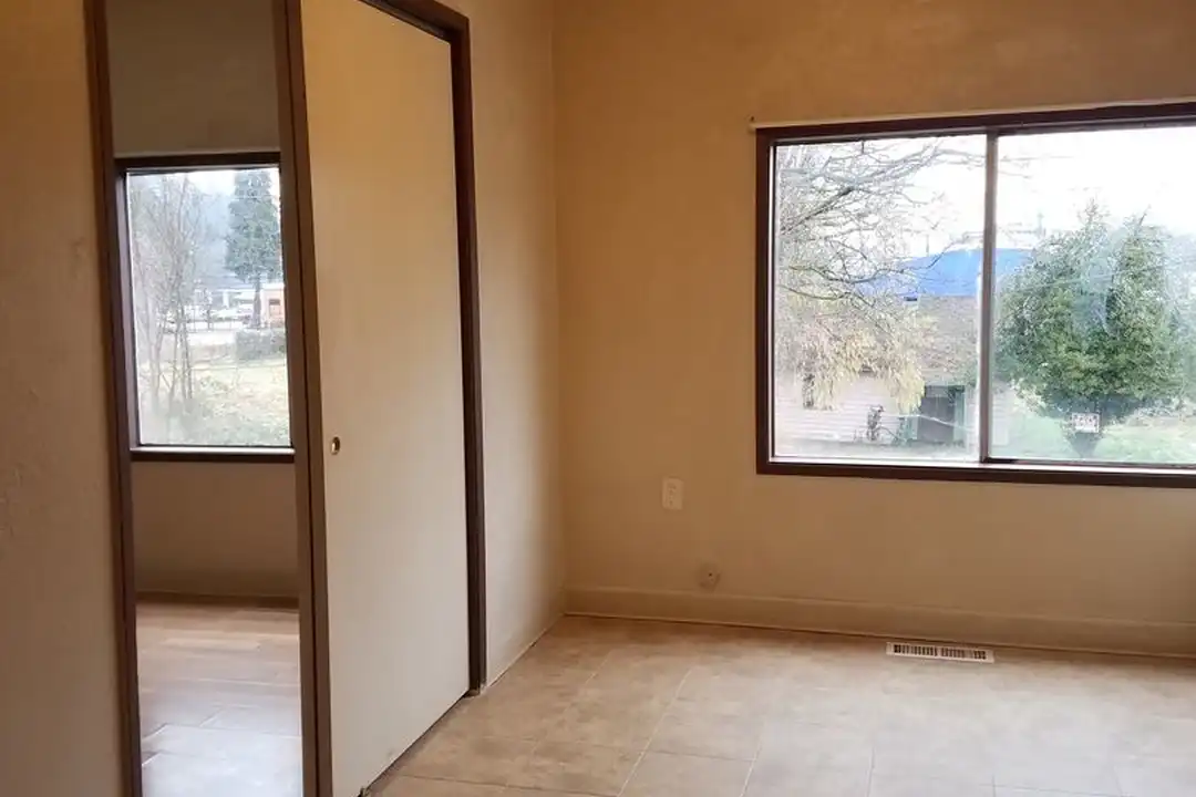 321 S 3rd St unit 201 - View 2