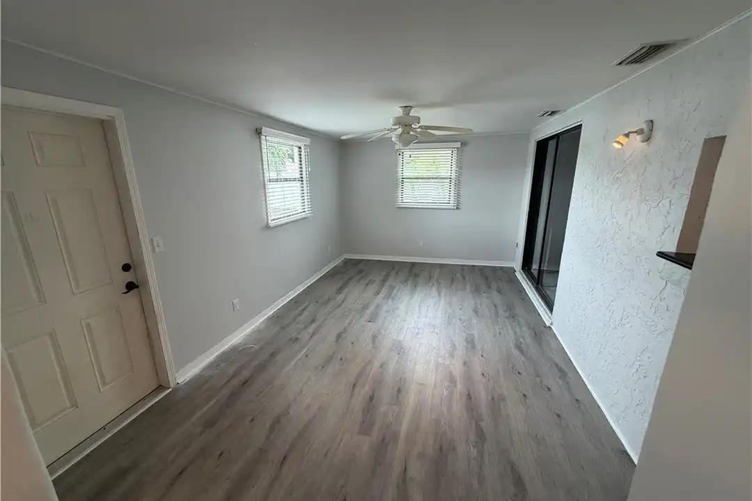 2121 SE 1st Terrace - View 6