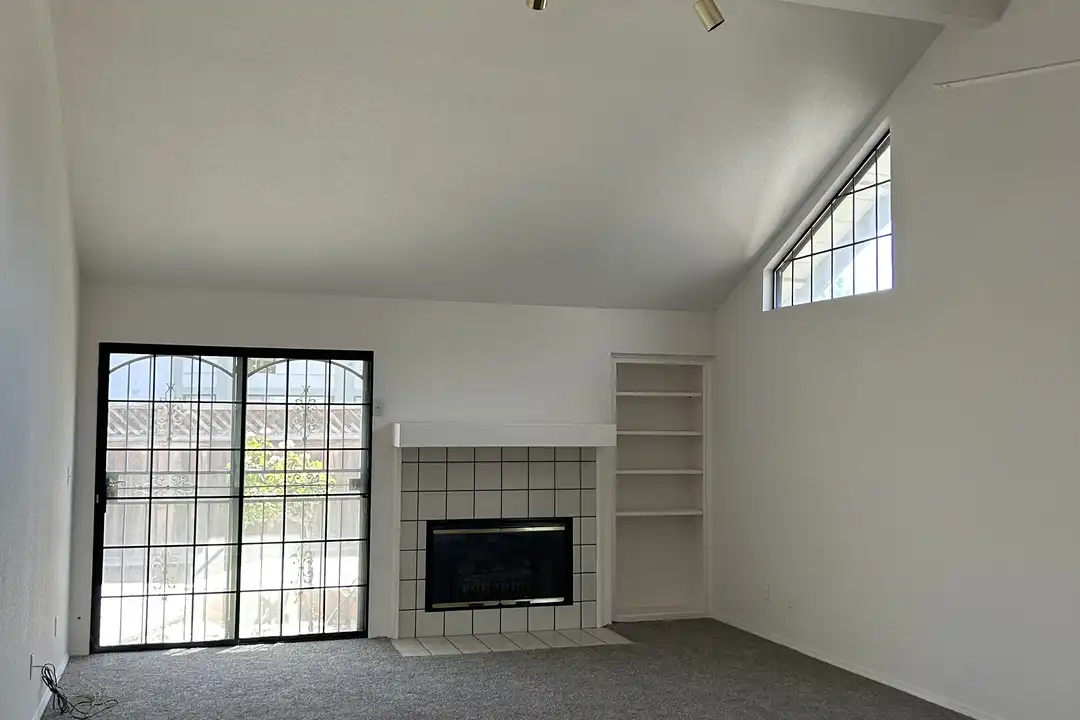 Air Conditioned Apartments in Bullard – photo 1 of 7