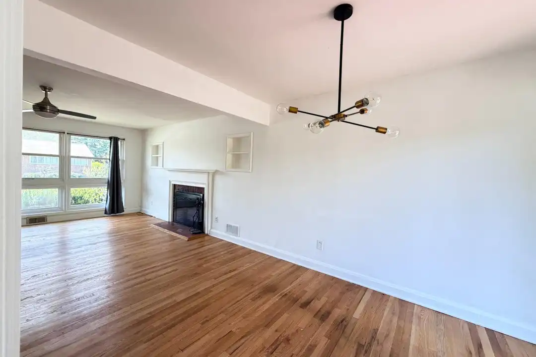 1307 Malbay Dr - View 5
