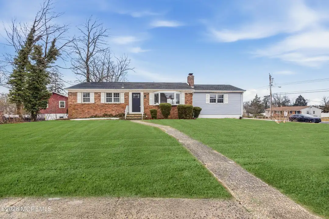 1041 Mulberry Pl - View 2