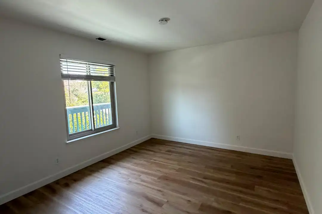713 Frederick St - View 6