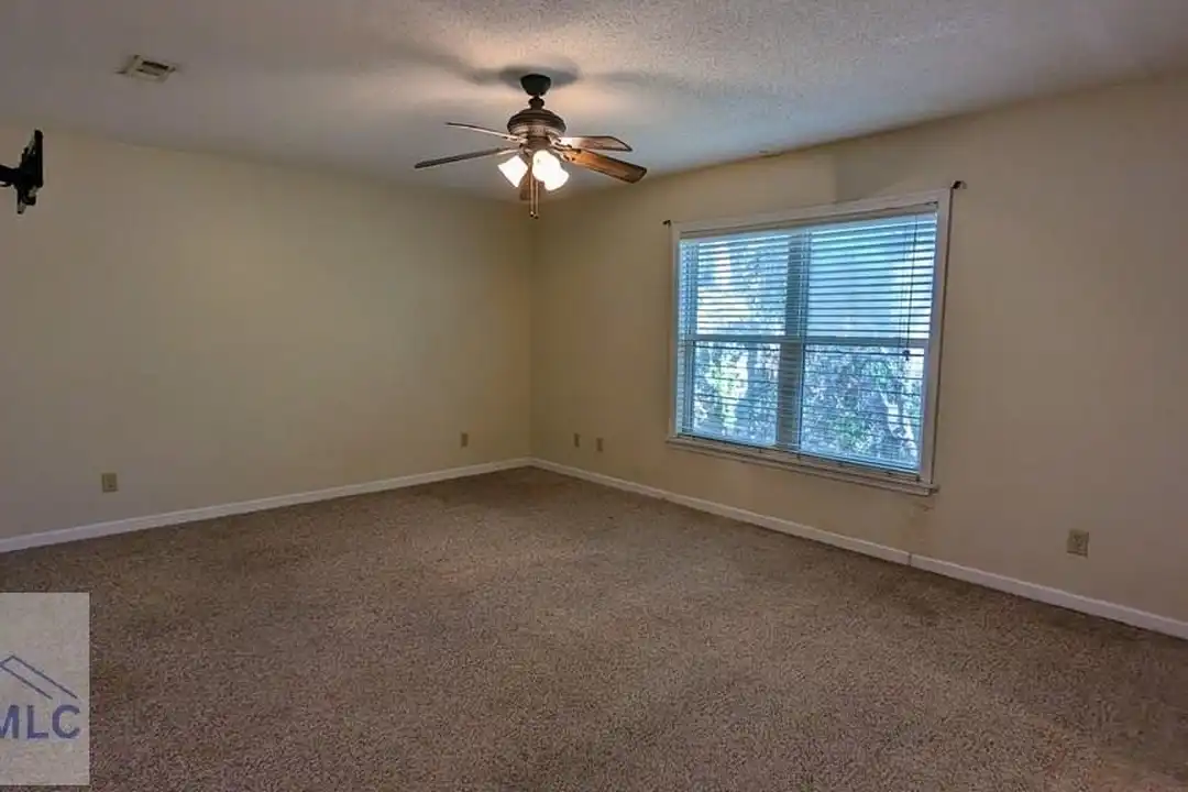 306 N Main St - View 3