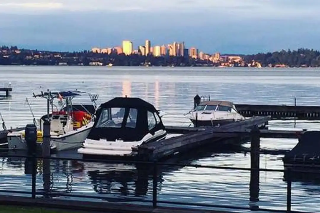 400 Lakeside Ave S unit 214 - View 2