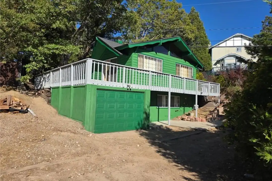 474 Delle Dr – photo 1 of 11