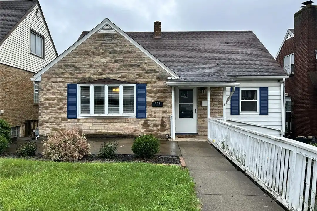 925 Oxford Blvd – photo 1