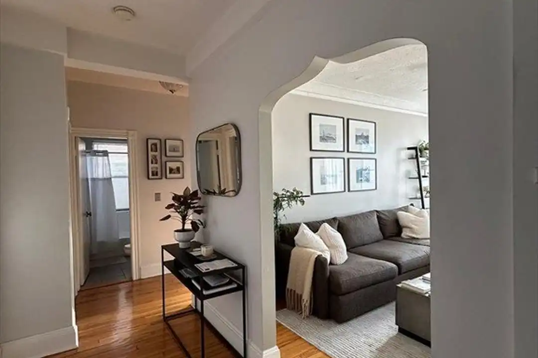 Apartment in Boston - View 5