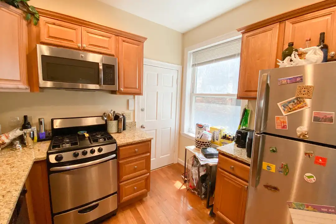 152 Salem St unit 5 - View 4