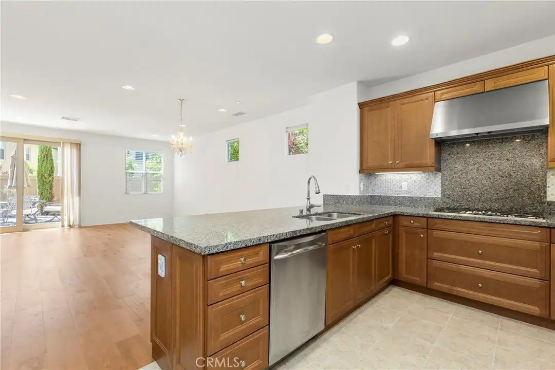 28277 Via Del Mar - More