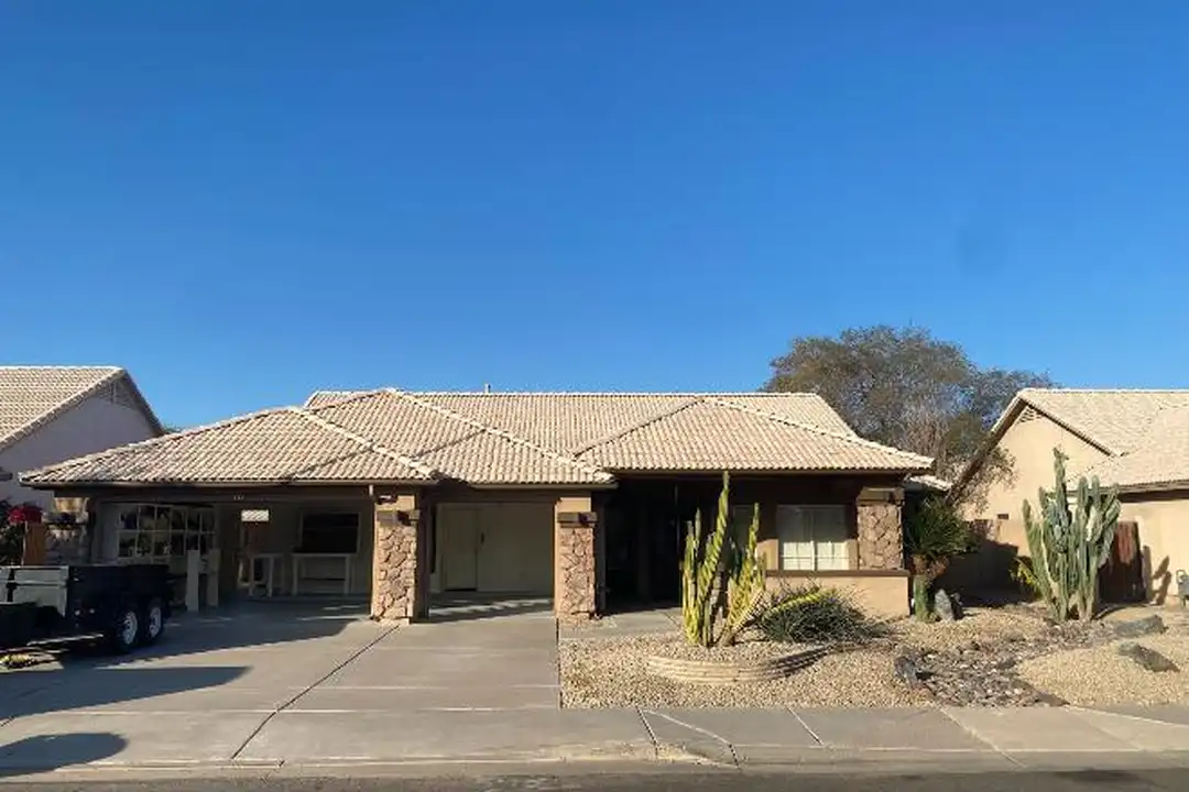 660 N Alder Dr - View 2