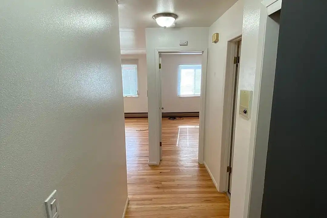 2400 Northwestern Ave – photo 1 of 41