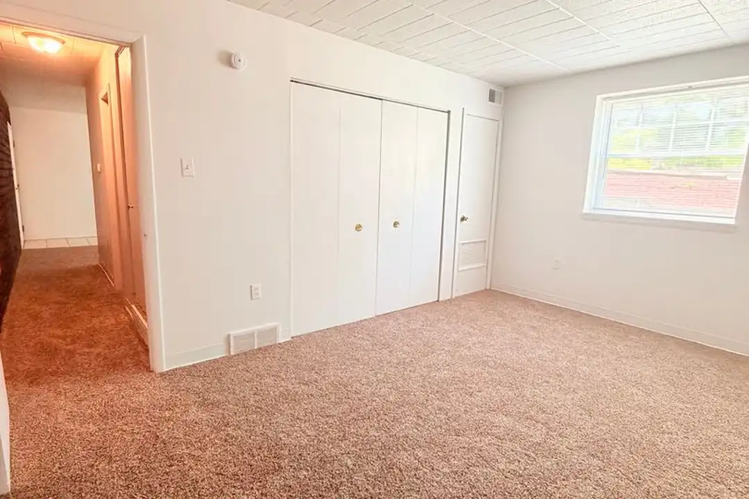 4909 Verona Rd unit 7 - View 5