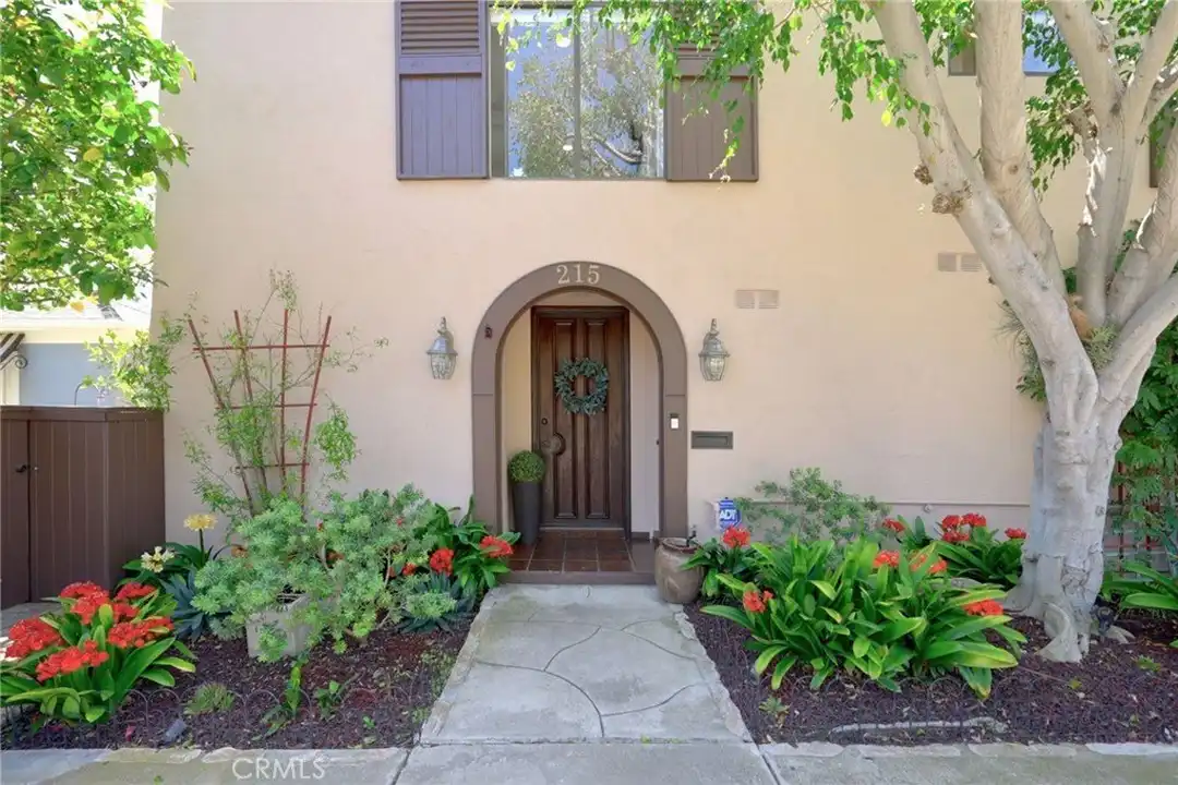 215 Monterey Dr - View 2
