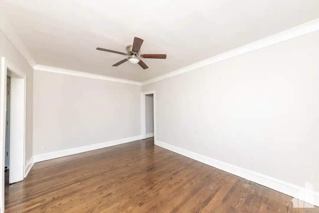 5075 N Wolcott Ave - View 5