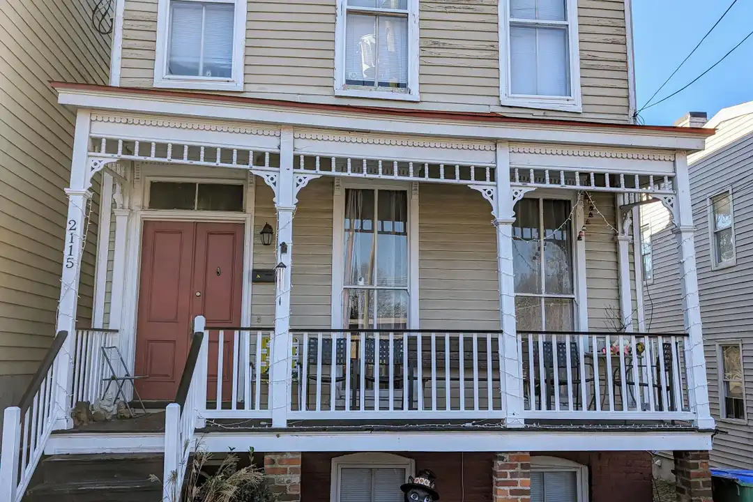 2115 E Marshall St unit A UPSTAIRS – photo 1