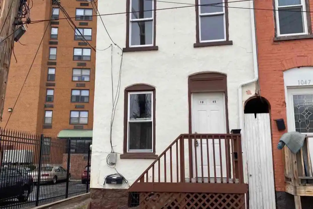 1045 Fehrs Ct – photo 1