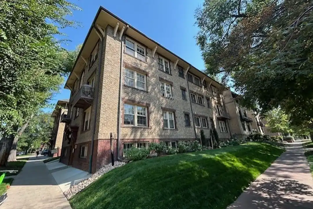 Arlington Apartments – pohled 3