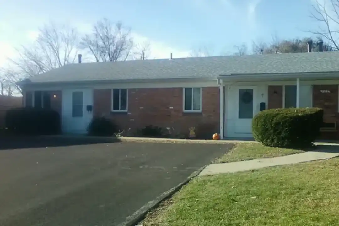 103 Cedar Ct unit 4 – photo 1 of 7