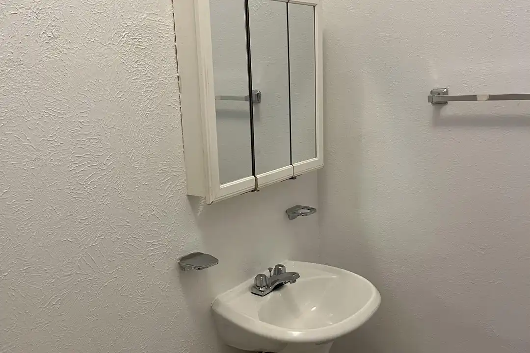 2230 California St unit 8 – další