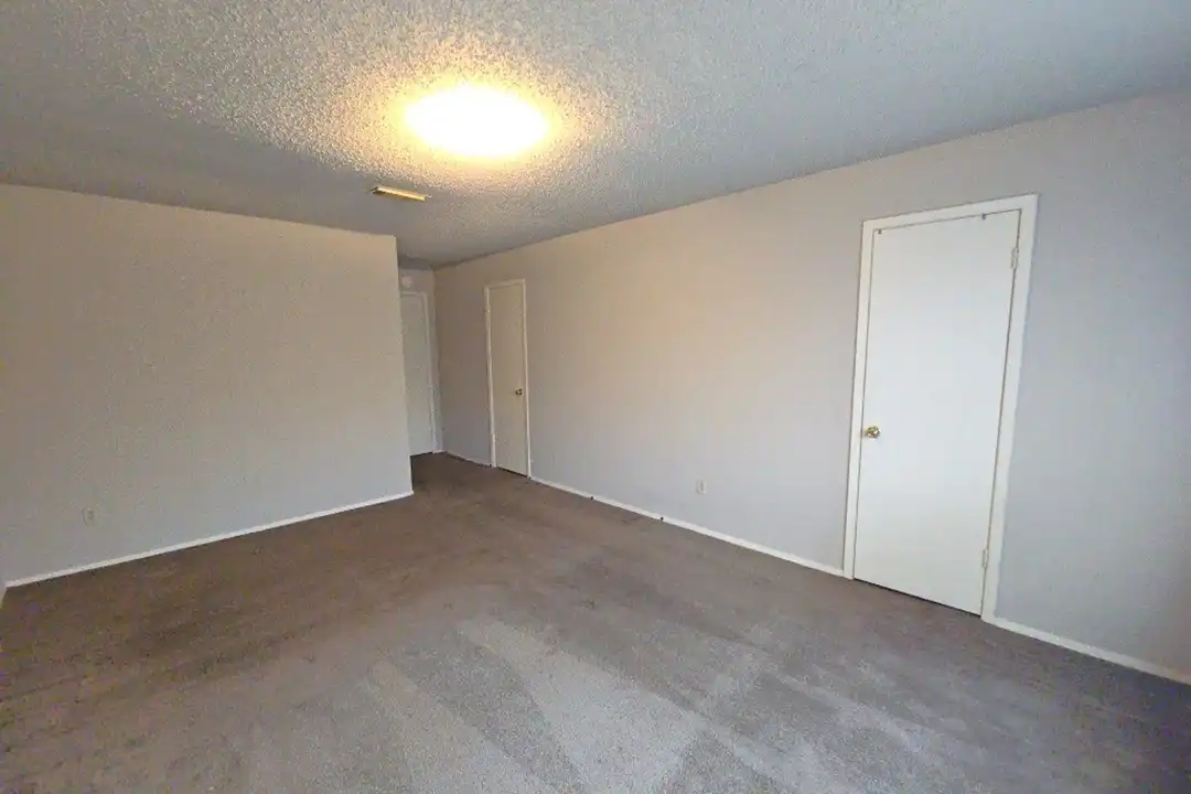 15625 Weldon Dr - More