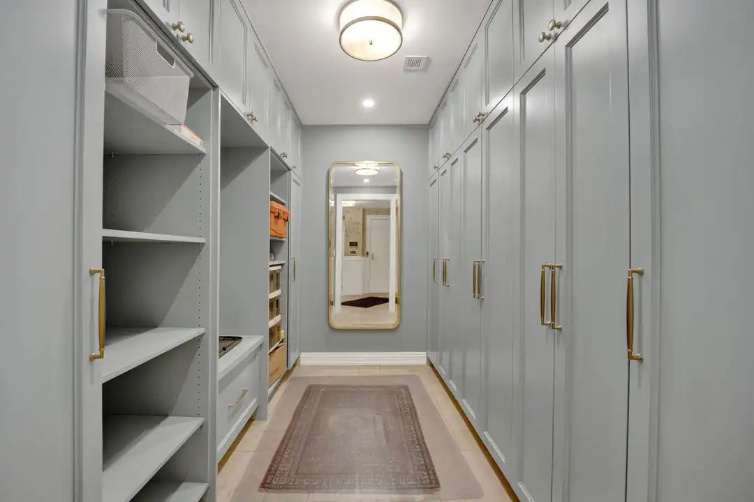 103 E Chestnut St unit 103 - View 4