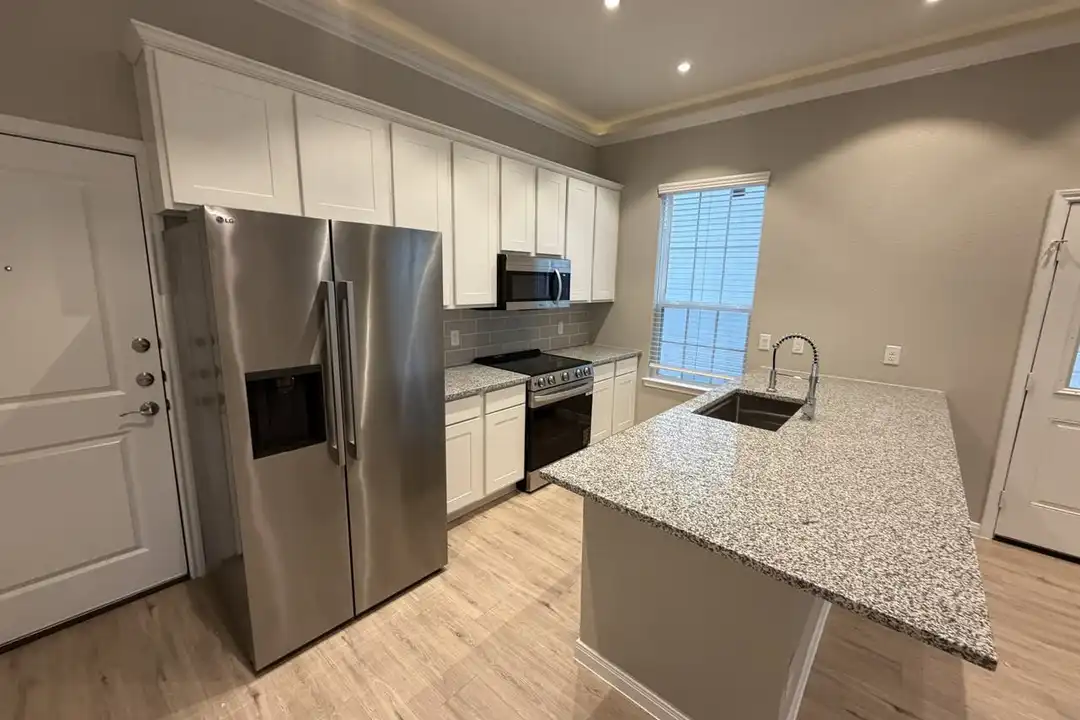 2700 FM1044 unit 3-3x - View 5