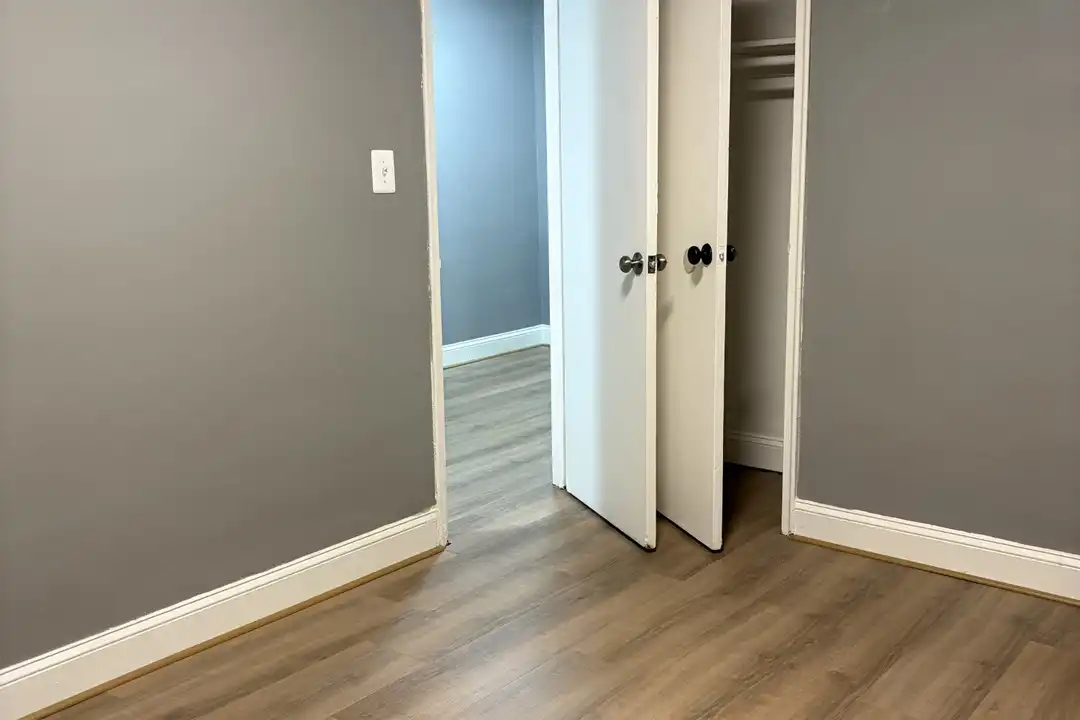 Apartment in Washington - View 2