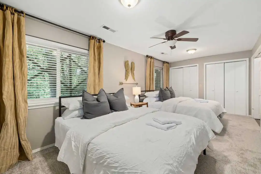 931 N Lewis Ave unit 1261731P - View 6
